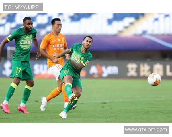 武汉卓尔迎战中国国安全力争胜展现足球激情与团队精神